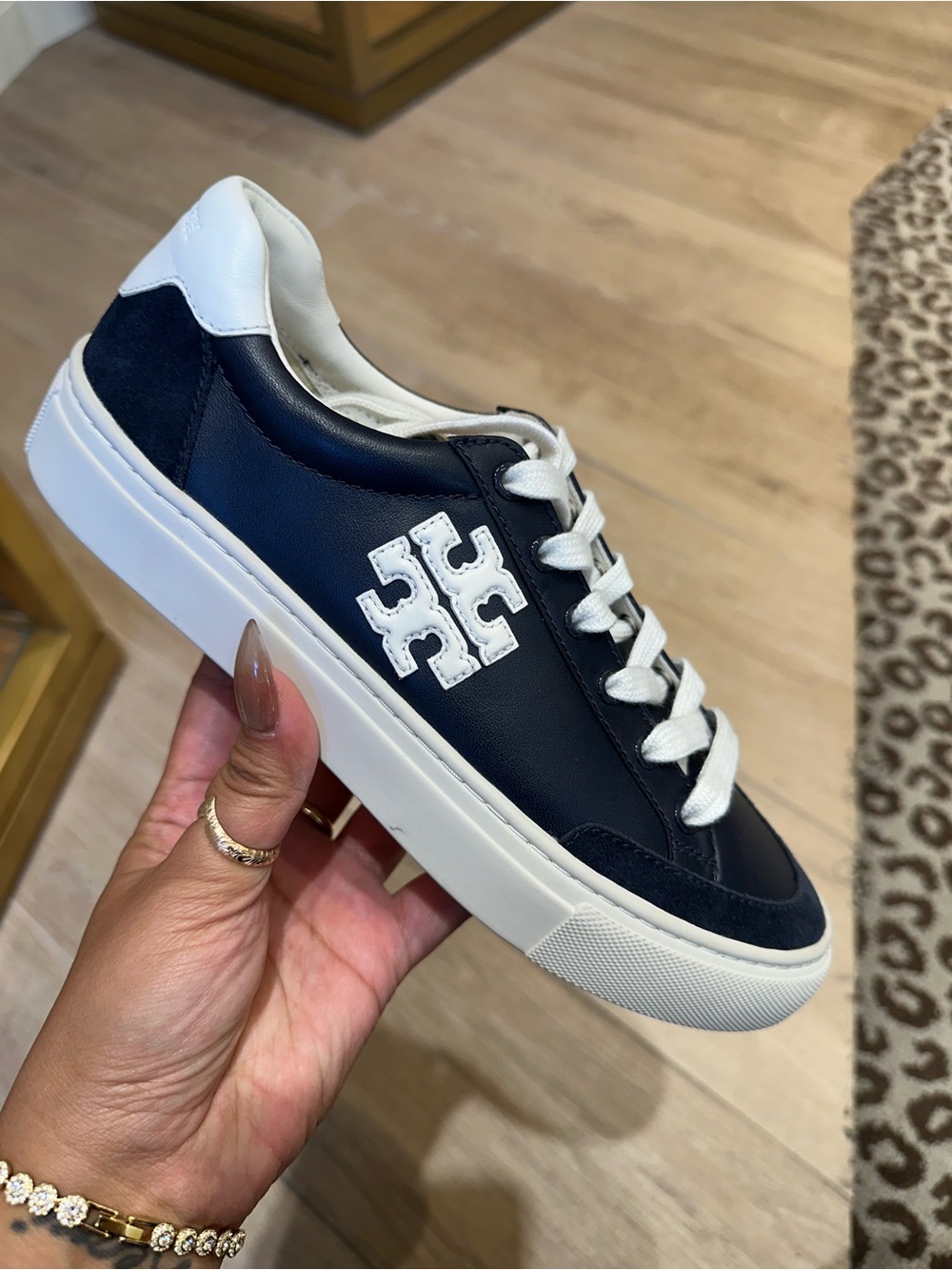 Tory Burch Navy and White Leather Logo Low-Top Sneaker